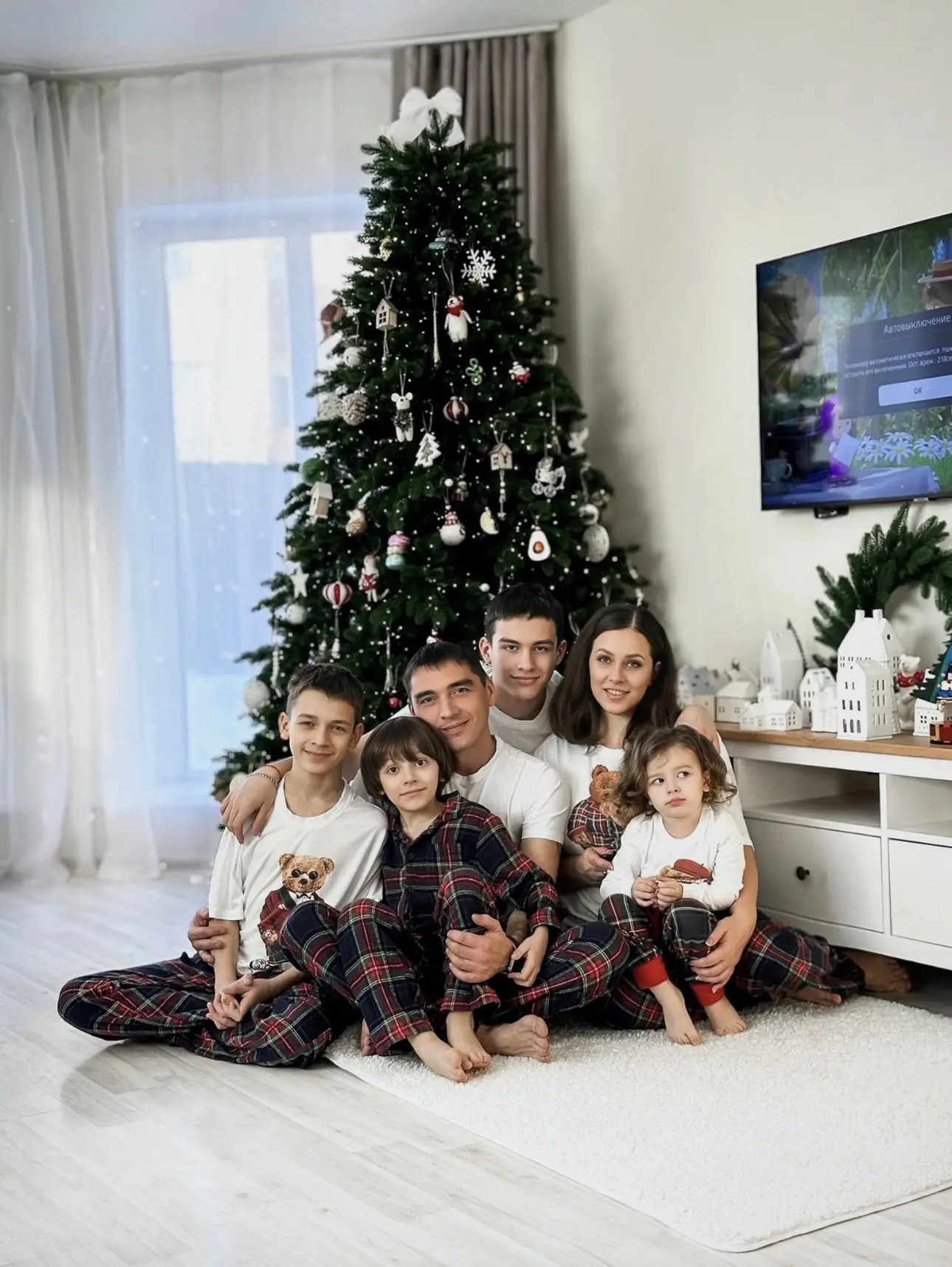 Komissaro8a / Family life
